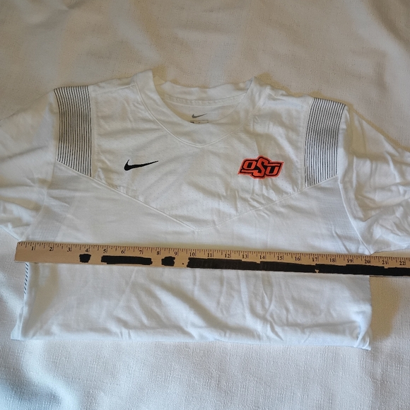 Nike Oklahoma State University Cowboys white medium t-shirt OSU - Picture 12 of 13